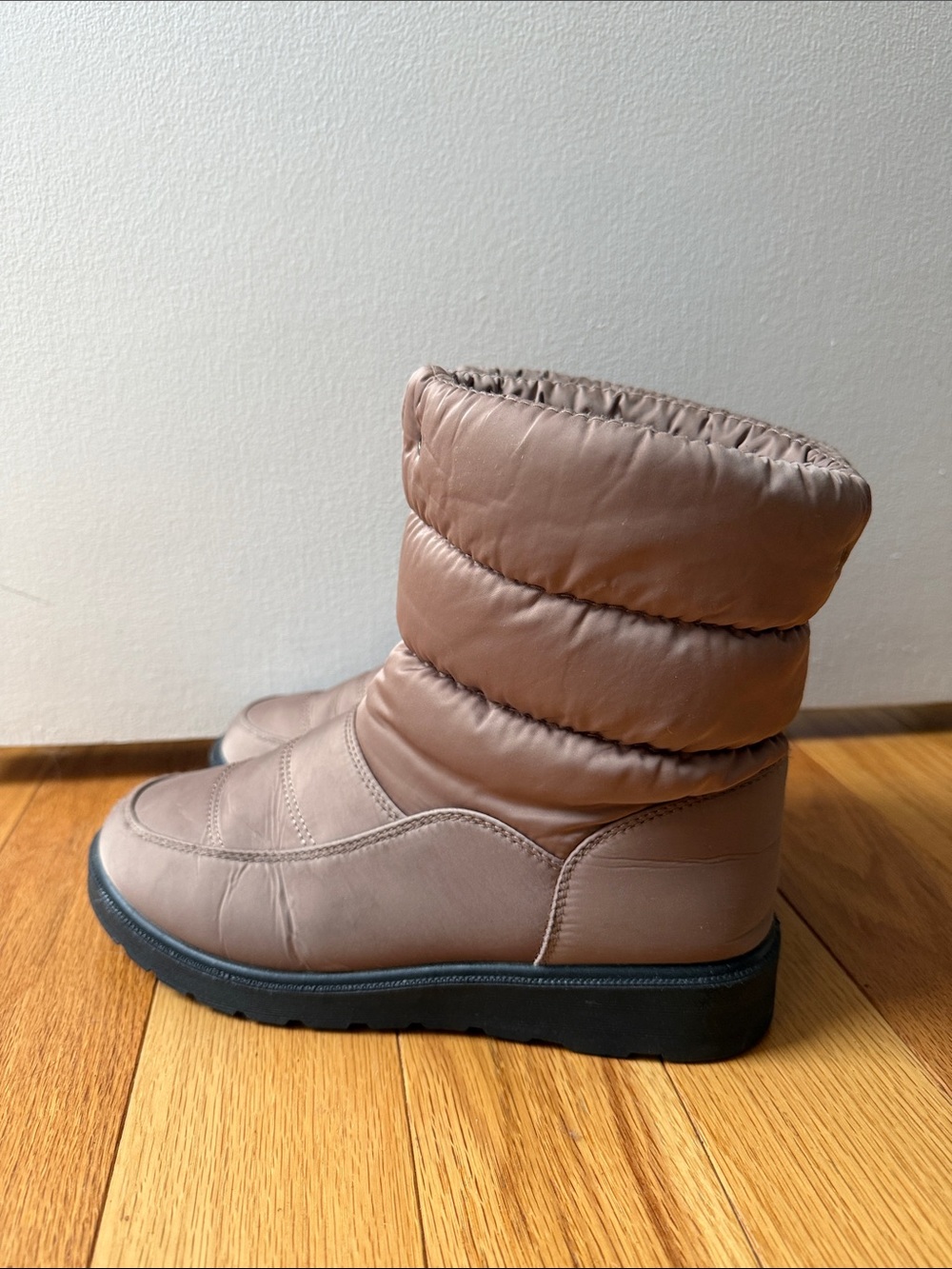 Women’s Taupe Quilted Winter Boots